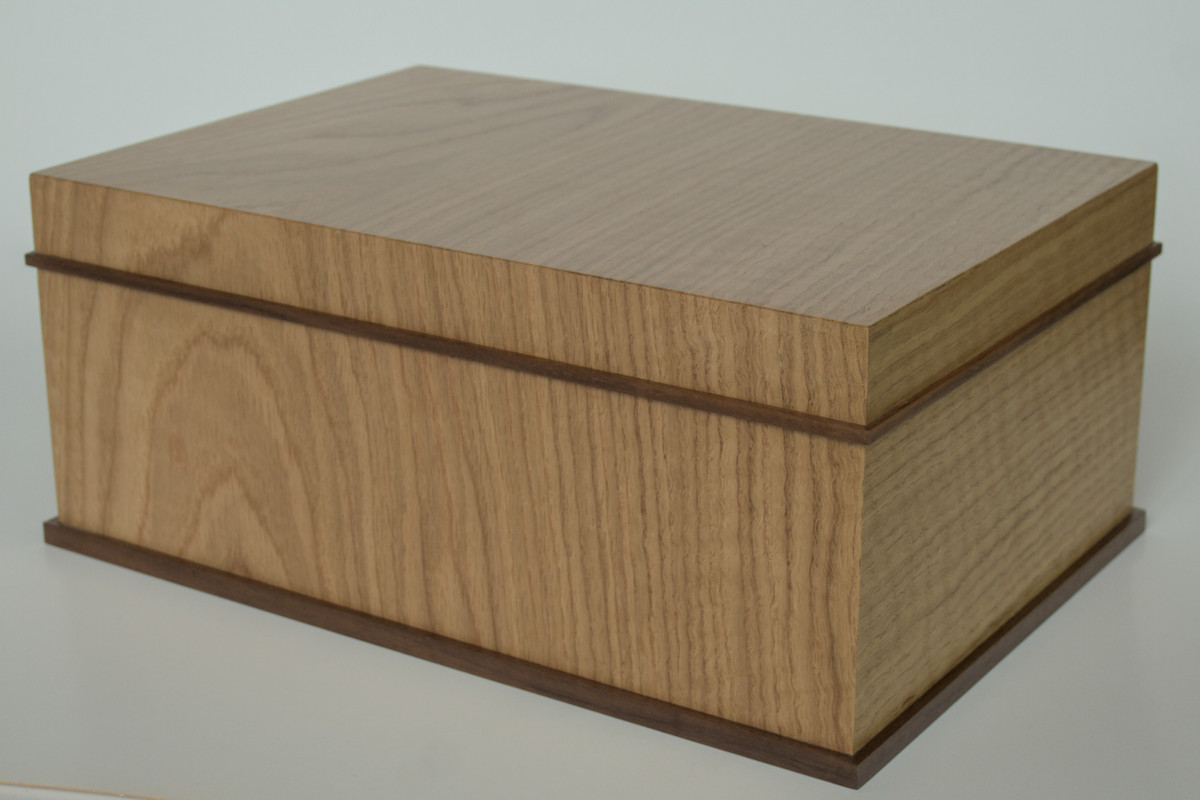 Veneered box
